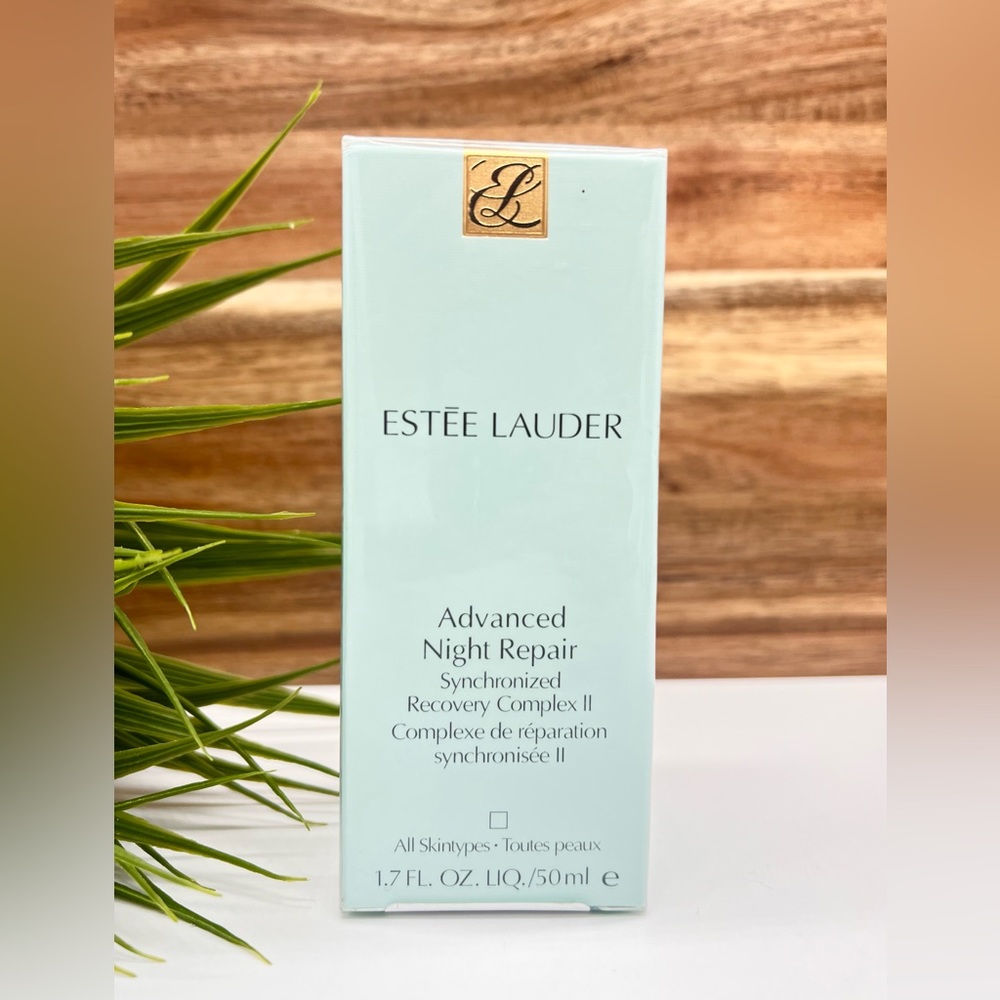 ESTEE LAUDER Advanced Night
Repair Serum Synchronized Multi-Recovery
Com…